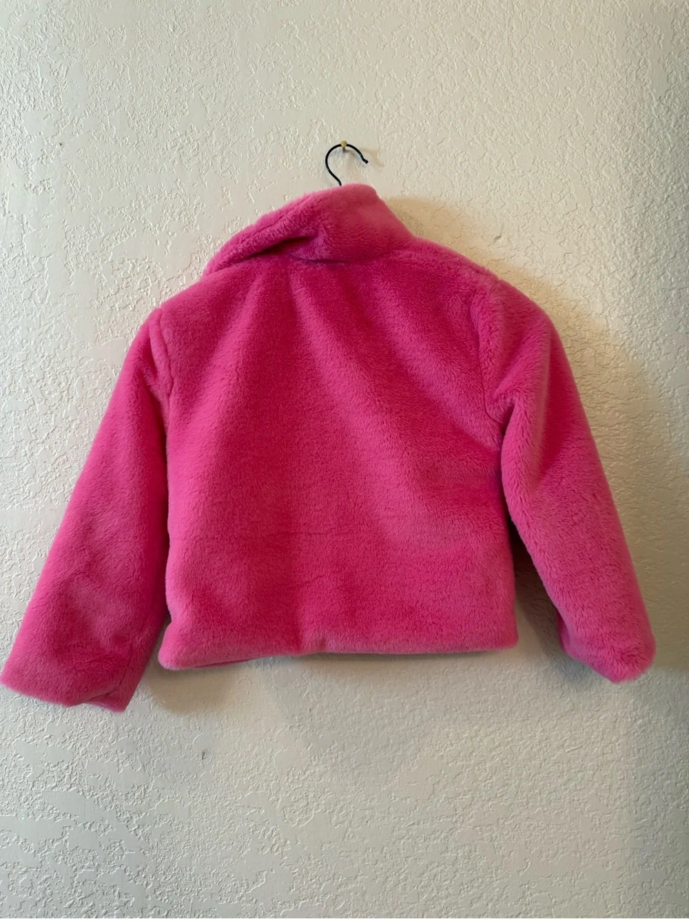 🩷Nordstrom🩷 Kids Plush Pink Faux Fur Jacket. Size 8